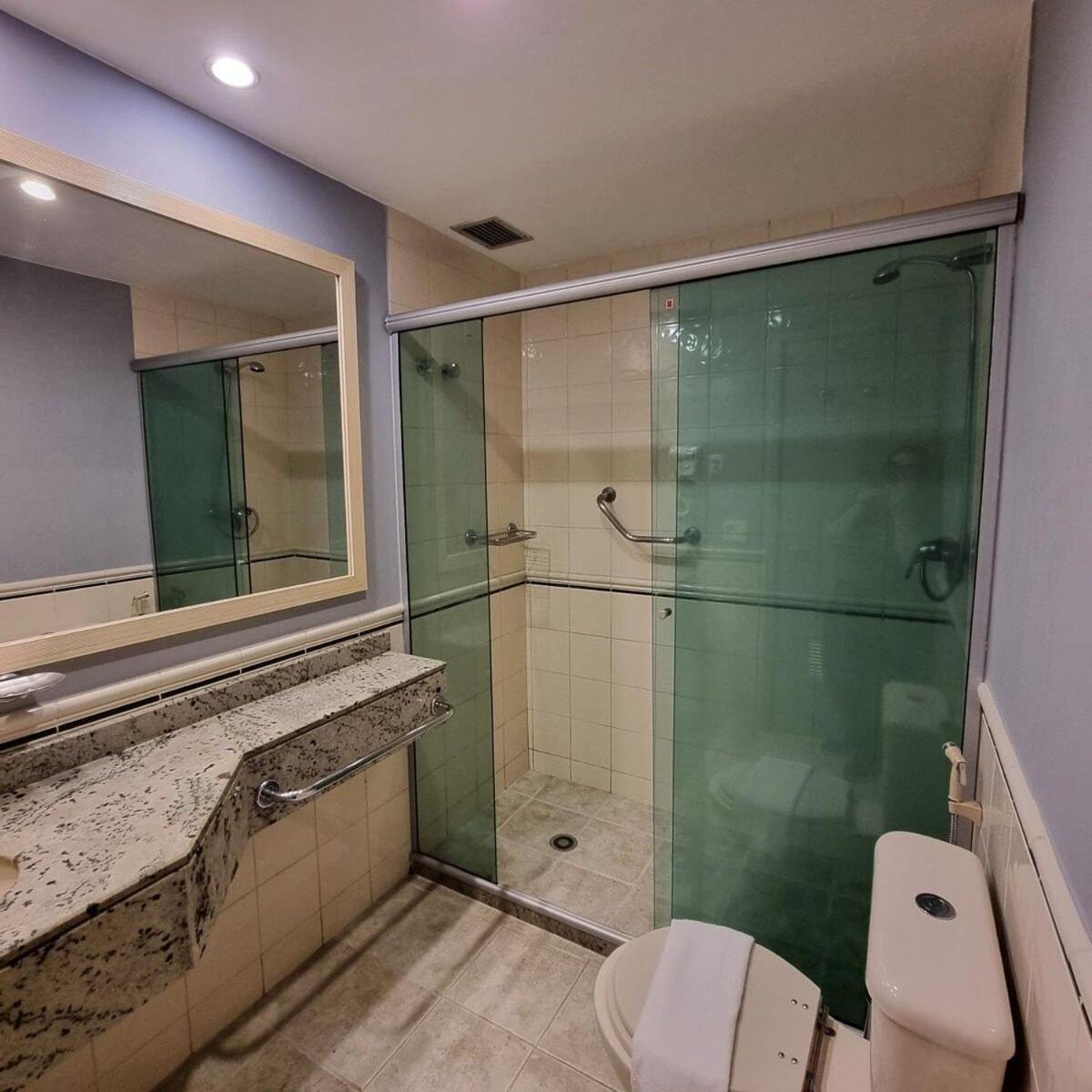 Apto Executivo Proximo A Berrini - Apartamento São Paulo